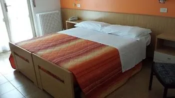 **  Hotel Capinera Garda  İtalya